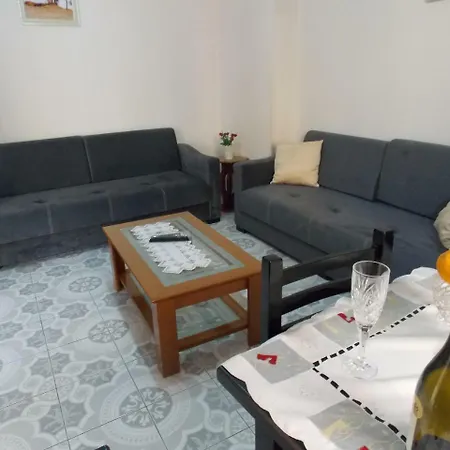 Dejvi Apartmán Sarandë