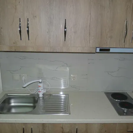 Dejvi Appartement *